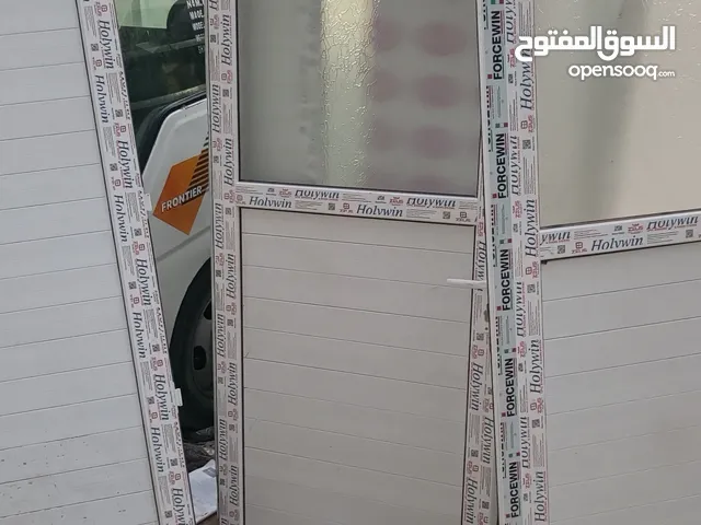 عدد 2 ابواب بي في سي شبه جدد استعمال شهر فقط