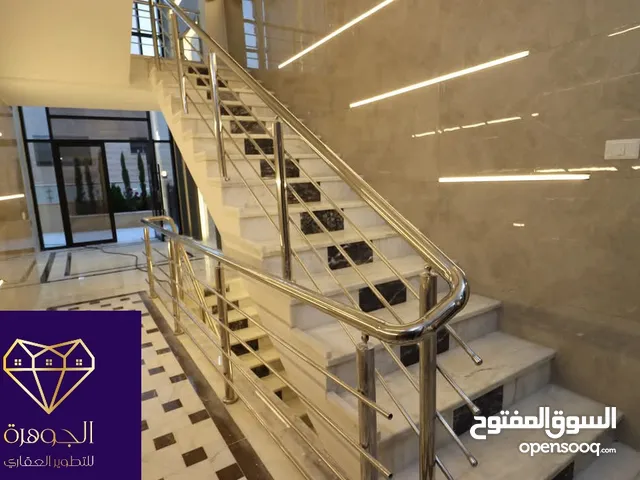 شقة طابق اول فخمه ومميزة جديدة لم تسكن لقطه وبسعر مغري جداااا عرض خاص ع اخر شقة أرقى مناطق خلدا