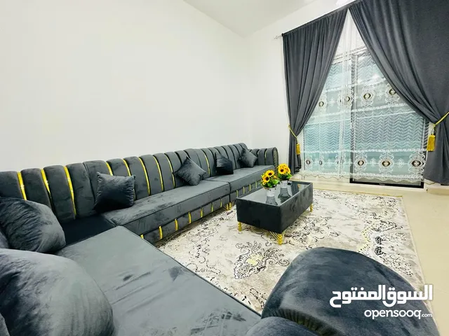 F3 / غرفتين وصالة - للايجار الشهري المفروش - 3 حمامات - باركن خاص بشقة - موقع حيوي - في النعيمية