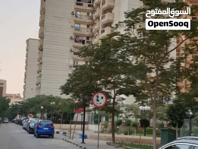 من مالك.لُقطة العمر بحي السفارات شقة فاخرة