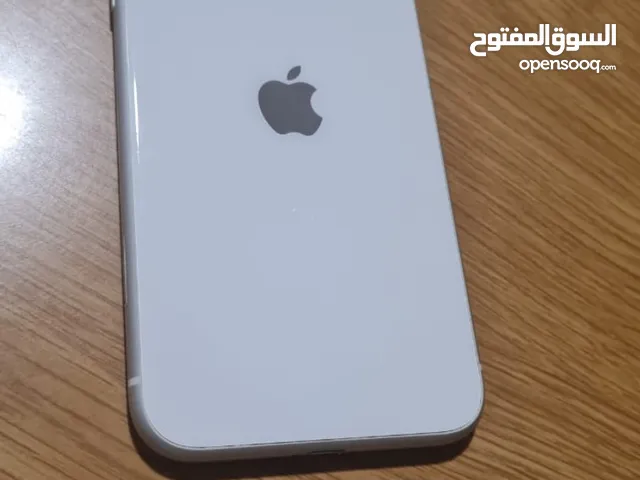 آيفون 11 لون ابيض مستعمل لا يوجد اي كسر والشاشة اصليه من آبل والجهاز أمريكي