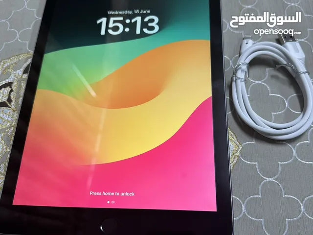 URGENT SALE iPad 6th generation 32 gb IOS 17.7.6 with cable