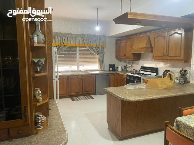 210 m2 3 Bedrooms Apartments for Sale in Amman Swelieh