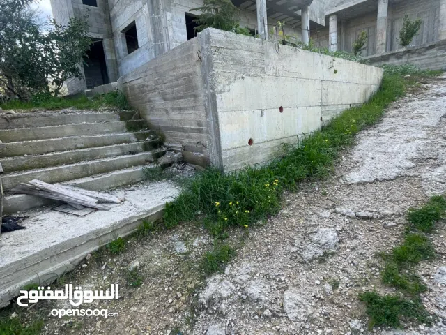 600 ft² 5 Bedrooms Townhouse for Sale in Nablus Sebastia