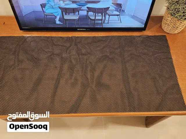 طاولة مكتبية للبيع