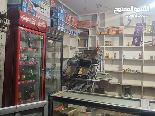 بقاله فتحه للايجار معا العده كامل بشارع بينون...