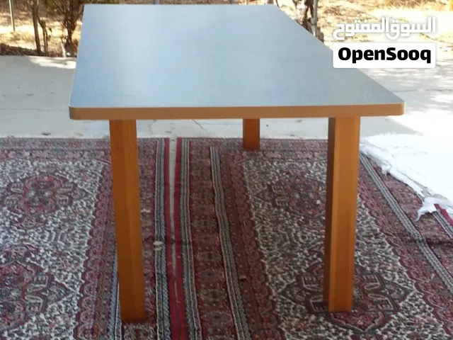 طاوله المانيه كبيره طول 205 سم الارجل خشب صلد بلوط
