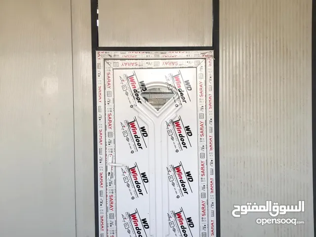 حدادة وتصنيع كرفانات سندويج بنل واعمال بديل الخشب وبديل الرخام والسقائف وتغليف الجدران ويتوفر سندويج