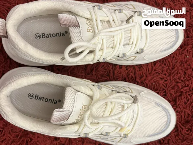 حذاء باتونيا ابيض رجالي