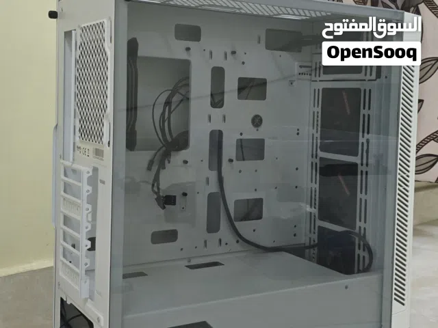 كيس من شركة deepcool في قمة النظافة ما يشكي من شي والحجم الكبير شوف الوصف