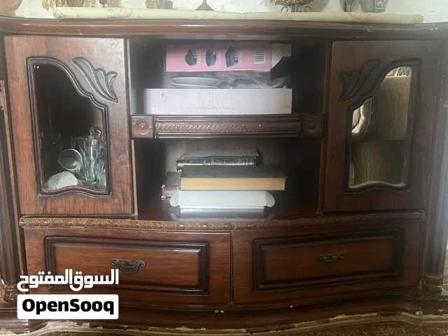 طاولة تلفزيون