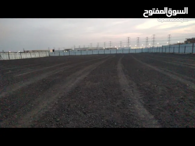 للايجار ارض للايجار للشركات 2500m مداخل ومخارج سهلا مقابل ساحه