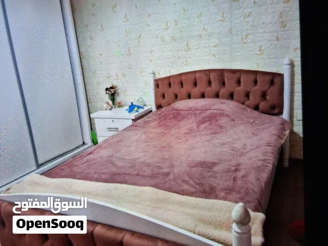 تخت مفرد ونص تفصيل خشب زان ولاتيه مع فرشه طبيه مفرد ونصف للبيع للجادين
