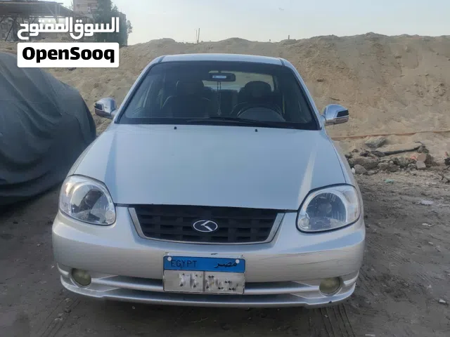 2010 هيونداي فيرنا Standard