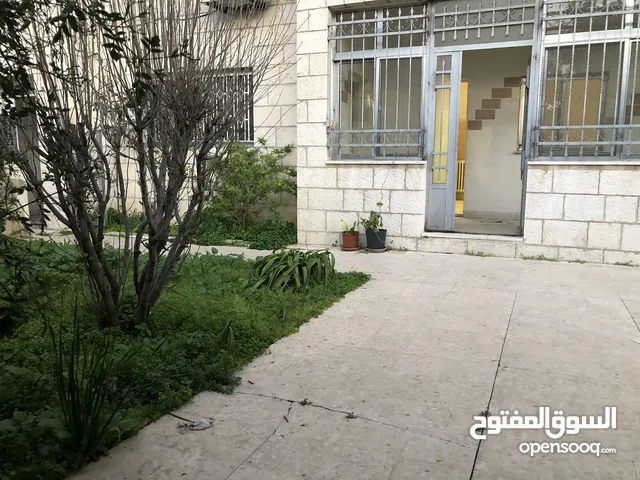 370 m2 3 Bedrooms Apartments for Rent in Amman Jabal Al Hussain