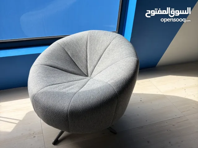 Modern Cocoon Accent Chairs كراسي   50 each peaceالاستقبال العصرية "كوكوون" (