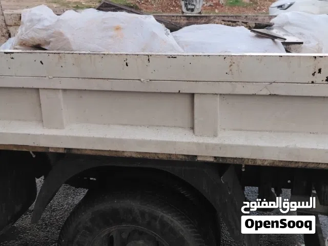 قلاب للنقل المواد