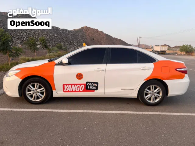 2017 تويوتا كامري SE
