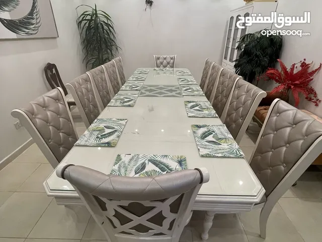 طاولات طعام للبيع في جدة
