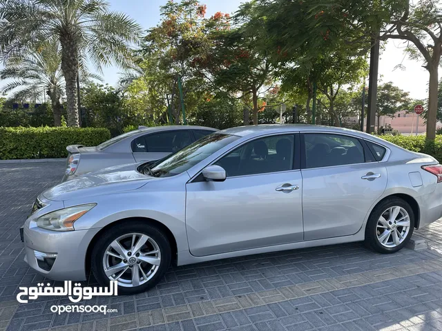 Leaving sell ,Nissan Altima 2013 good condition