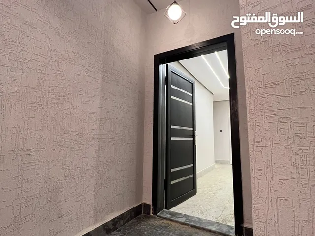 300m2 More than 6 bedrooms Apartments for Sale in Tabuk Al Akhdar
