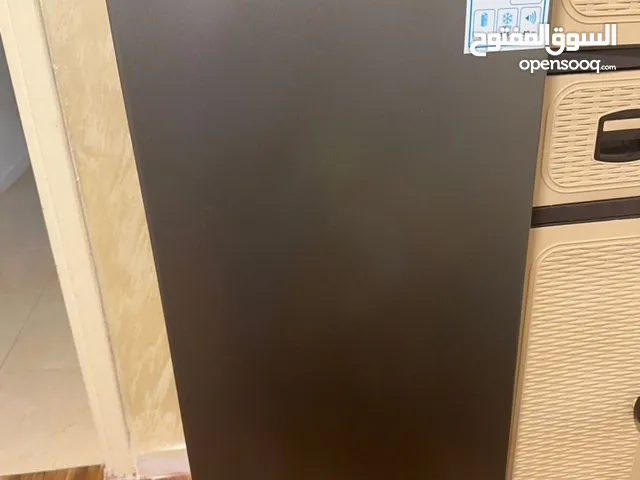 للبيع غساله 9 كيلو للبيع جهاز مشي كهرباء للبيع فريزر كلهم شغالين البيع كلهم مع بعض