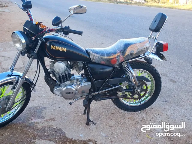ما شاءالله دراجه يماها نضيفه ماتور 250cc كلشي شغال فيها سلف وكوشوك جديد الله يبارك لصاحب النصيب الم