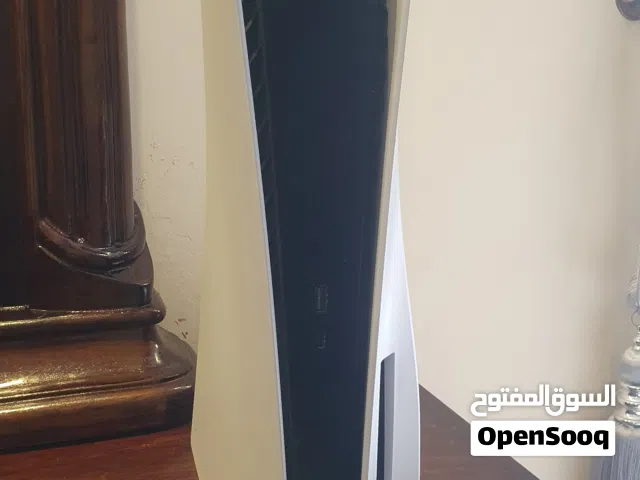 بلايستيشن 5 بحالة ممتازة نسخة قارئ الاقراص