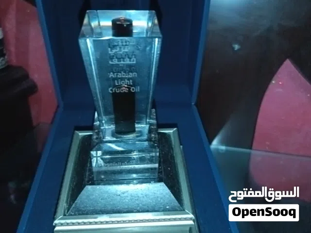 منضر جميل من رؤساء دول الخليج جميل واثري داخل المنضر الزيت الأسود (نفط)