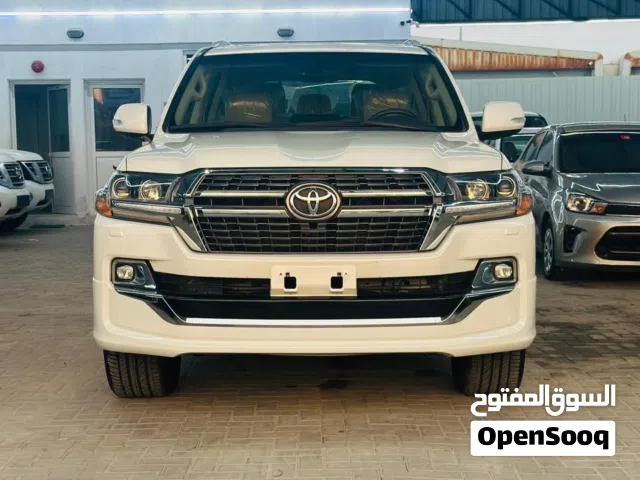 Land Cruiser    2019   GXR 6 cylinder