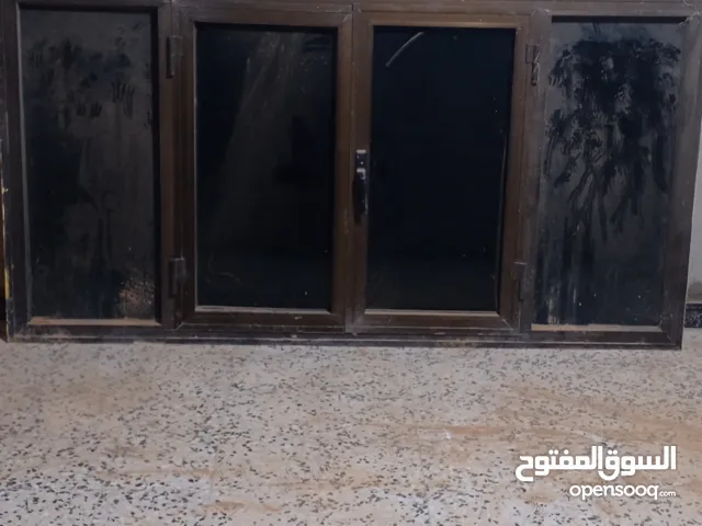 باب داخلي ونافدة الامنيوم نتغدو حمام60+60 نافدة بلكونة 150+100 المونيوم