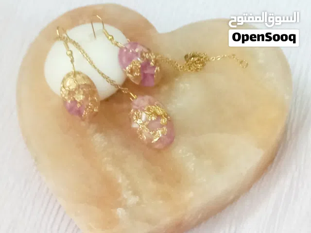 أقراط يدوية الصنع، تصميم فريد وأنيق، اطلب الآن!"