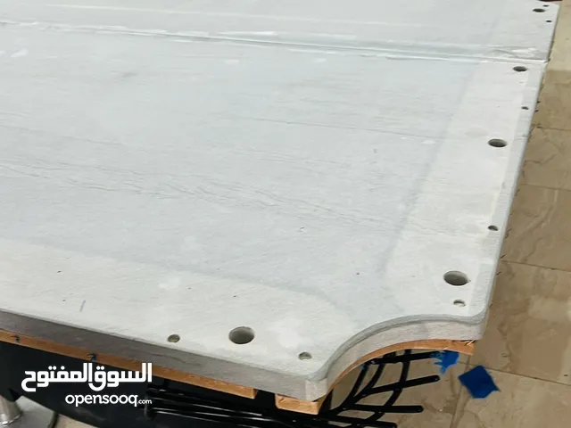اكس بوكس مع اجهزة كمبيوتر11 مع طاولتين بلياردو للبيع مستعملات بشكل جيد
