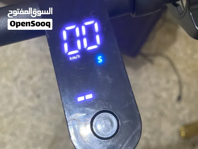 للبيع سكوتر كهربائي بحالة ممتازة جداً وأداء   Vlara scooter