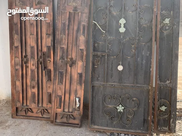 بيبان حديدي مستف بالقفص كاملات