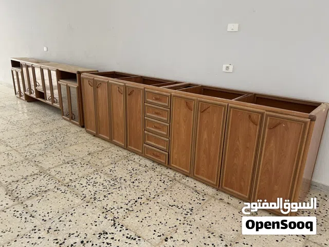 دولاب مطبخ مستعمل استعمال نظيف مقاس 2 متر