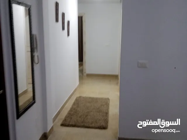 شقة مفروشة جيدا في المرسى جنب البحر