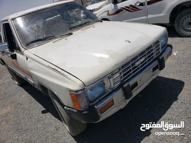 Toyota Hilux 1985 in Sana'a