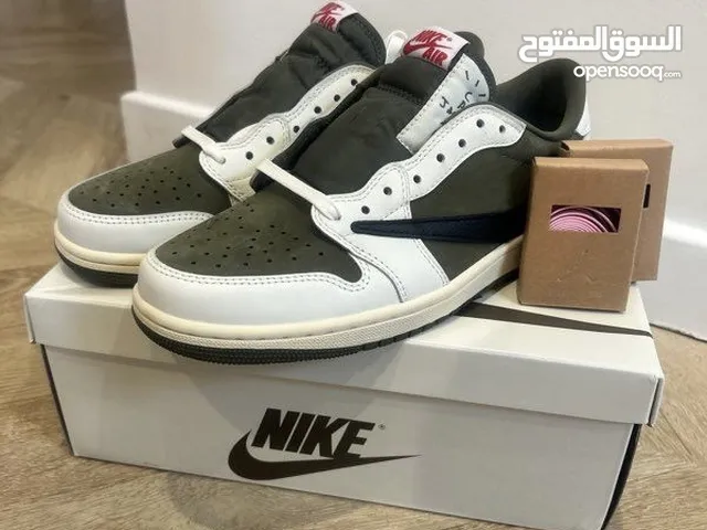 Travis Scott Jordan 1 low medium olive 10 us