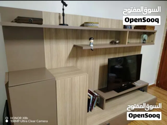 بوفيه بحالة الجديد ولون مميز