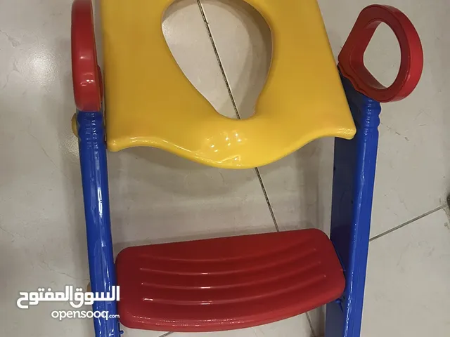 كرسي حمام مع درج للأطفال