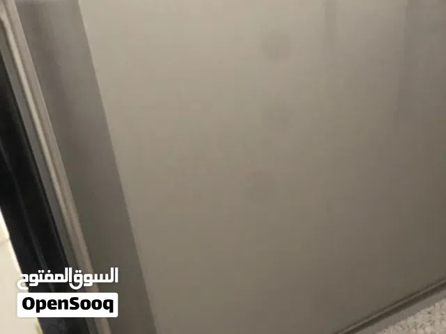 ثلاجة شارب بحالة ممتازة