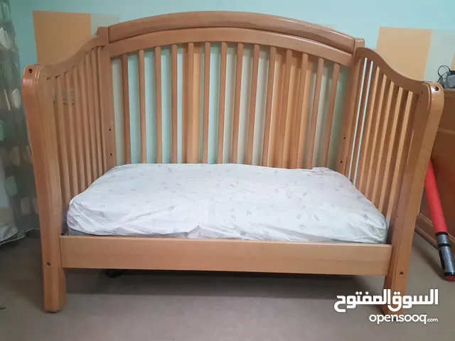 سرير بيبي قابل للتعديل Adjustable Baby Crib from Simmons