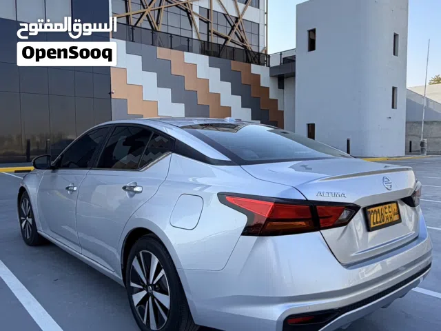2021 نيسان التيما SV
