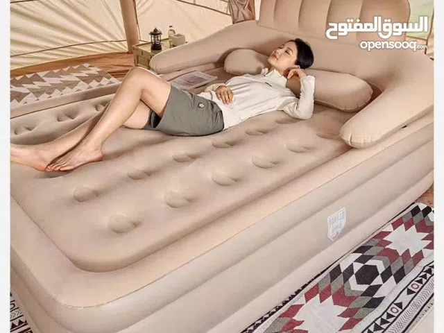 اسفنجة النوم قابلة للنفخ مع مضخة هواء مدمجة تتيح لك نفخ الهواء وإفراغه بسهولة وبسرعة حيث يستغرق