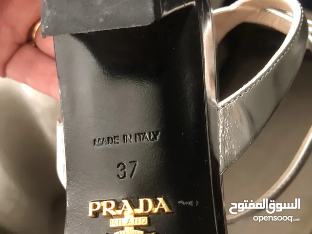 prada نمره 37