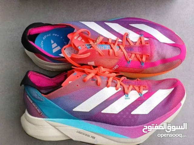 41.5 Sport Shoes in Muscat