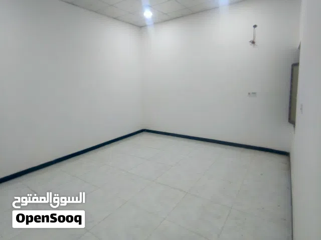 100 m2 2 Bedrooms Apartments for Rent in Basra Juninah