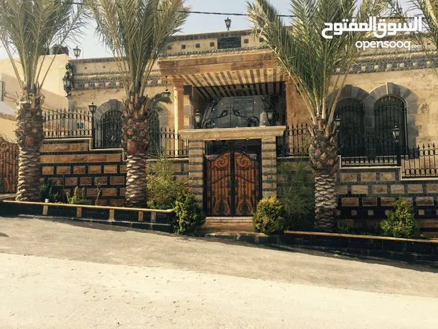 270m2 3 Bedrooms Villa for Sale in Zarqa Al Autostrad