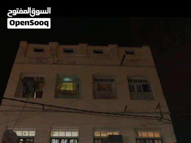 بيت عررررطه في كريتر وبيت كبير 3 غرف وحمامين ومطبخ